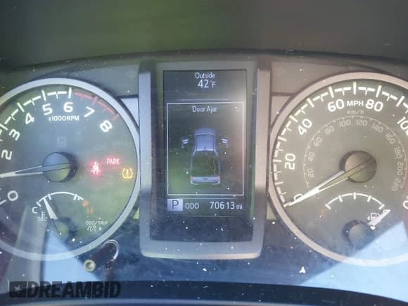 ✅ 2018 Toyota Tacoma TRD Sport • VIN: 3TMAZ5CN9JM060159 • Lot: 43674984. Listed on IAAI with 70,613 mi. Free auction sales archive from the USA and detailed vehicle history report at DreamBid. Image 7.