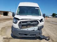 ✅ 2023 Ford Transit Cargo • VIN: 1FTBR3X84PKB10219 • Lot: 60219385. Wystawiony na Copart z przebiegiem 83 059 mil. Bezpłatny archiwum sprzedaży aukcyjnych z USA i szczegółowy raport historii pojazdu na DreamBid. Zdjęcie 5.