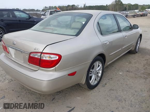 ✅ 2001 Infiniti I30 Luxury • VIN: JNKCA31A31T000348 • Lot: 41948369. Listed on IAAI with 181,394 mi. Free auction sales archive from the USA and detailed vehicle history report at DreamBid. Image 4.