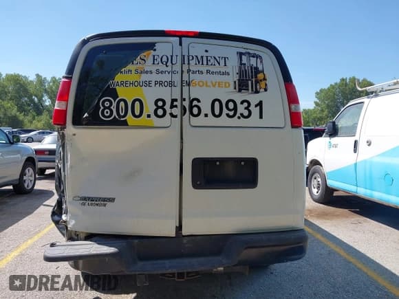 ✅ 2017 Chevrolet Express Cargo • VIN: 1GCWGBFG1H1165034 • Lot: 43092339. Listed on IAAI with 181,531 mi. Free auction sales archive from the USA and detailed vehicle history report at DreamBid. Image 16.