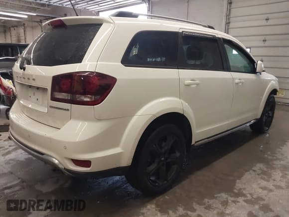 ✅ 2018 Dodge Journey Crossroad • VIN: 3C4PDDGG9JT390761 • Lot: 43561049. Listed on IAAI with 103,526 mi. Free auction sales archive from the USA and detailed vehicle history report at DreamBid. Image 4.