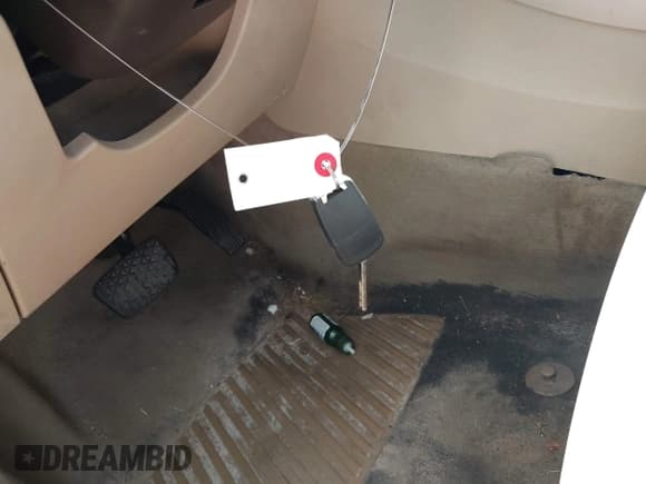 ✅ 2013 Buick LaCrosse Leather • VIN: 1G4GC5E39DF330143 • Лот: 43151216. Опубликован ранее на IAAI с пробегом 170 634 миль. Бесплатный доступ к архиву аукционных продаж из США и подробный отчёт об истории автомобиля на DreamBid. Изображение 11.