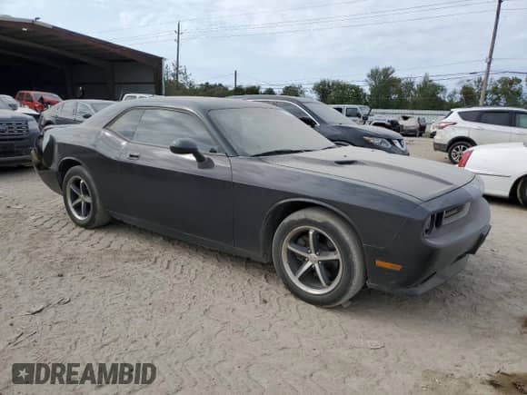 ✅ 2010 Dodge Challenger SE • VIN: 2B3CJ4DV1AH190039 • Lot: 76361104. Wystawiony na Copart z przebiegiem 96 584 mil. Bezpłatny archiwum sprzedaży aukcyjnych z USA i szczegółowy raport historii pojazdu na DreamBid. Zdjęcie 4.