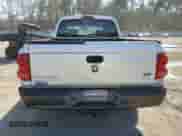 2007 Dodge Dakota ST z VIN 1D7HW28P17S184237, wystawiony jako Copart lot #43230605 z przebiegiem 151 993 mil mil oraz Czysty tytuł • Clean title. Historia ofert i sprzedaży dostępna na DreamBid. Obrazek 6.