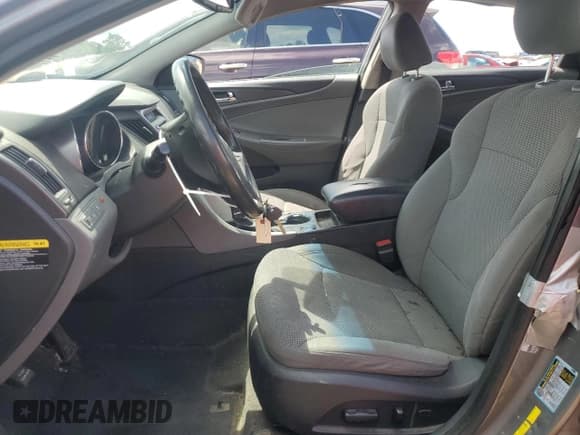 ✅ 2014 Hyundai Sonata GLS • VIN: 5NPEB4AC0EH847854 • Lot: 68086774. Listed on Copart with 192,211 mi. Free auction sales archive from the USA and detailed vehicle history report at DreamBid. Image 7.