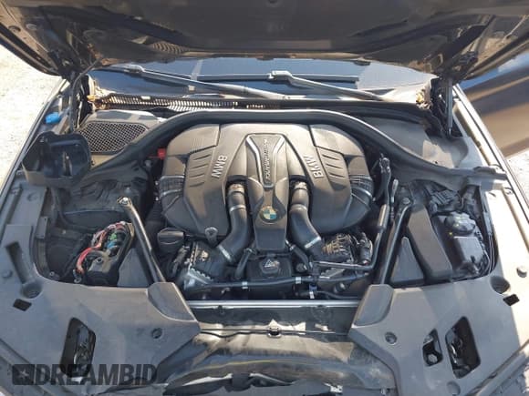 ✅ 2018 BMW 5 Series M550i xDrive • VIN: WBAJB9C55JB286747 • Lot: 42583106. Listed on IAAI with 141,102 mi. Free auction sales archive from the USA and detailed vehicle history report at DreamBid. Image 10.