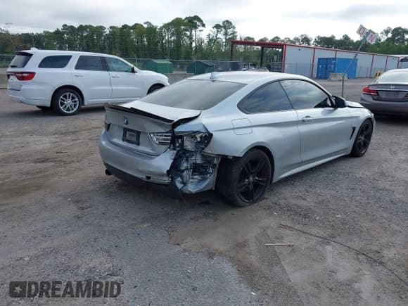 ✅ 2015 BMW 4 Series 435i • VIN: WBA3R1C53FK195523 • Lot: 42646432. Wystawiony na IAAI z przebiegiem 104 756 mil. Bezpłatny archiwum sprzedaży aukcyjnych z USA i szczegółowy raport historii pojazdu na DreamBid. Zdjęcie 4.