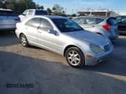 ✅ 2002 Mercedes-Benz C 230/260/280/320 • VIN: WDBRF61J12F141044 • Lot: 41424841. Wystawiony na IAAI z przebiegiem 304 862 mil. Bezpłatny archiwum sprzedaży aukcyjnych z USA i szczegółowy raport historii pojazdu na DreamBid. Zdjęcie 1.