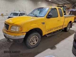 ✅ 2000 Ford F-150 XL • VIN: 2FTRX18L3YCB05126 • Lot: 95019145. Listed on Copart with 276,995 mi. Free auction sales archive from the USA and detailed vehicle history report at DreamBid. Image 1.