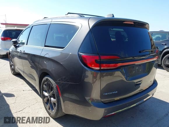 ✅ 2022 Chrysler Pacifica Touring • VIN: 2C4RC1FG2NR101997 • Lot: 43393680. Wystawiony na IAAI z przebiegiem 99 830 mil. Bezpłatny archiwum sprzedaży aukcyjnych z USA i szczegółowy raport historii pojazdu na DreamBid. Zdjęcie 3.