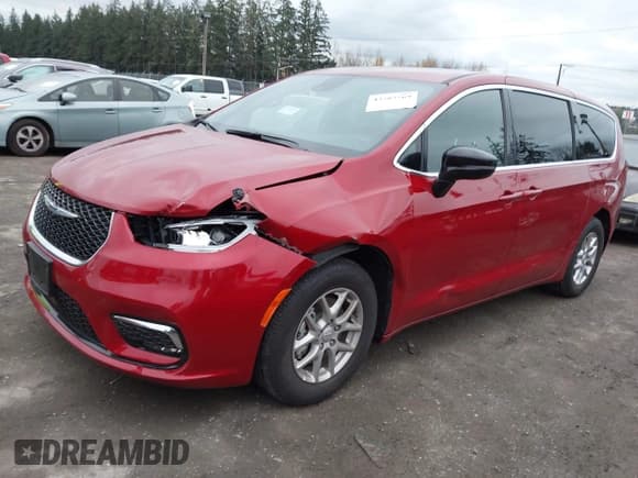 ✅ 2025 Chrysler Pacifica Select • VIN: 2C4RC1BGXSR600984 • Lot: 43782569. Wystawiony na IAAI z przebiegiem 14 422 mil. Bezpłatny archiwum sprzedaży aukcyjnych z USA i szczegółowy raport historii pojazdu na DreamBid. Zdjęcie 17.