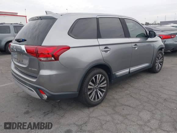 2019 Mitsubishi Outlander ES z VIN JA4AD2A38KZ007588, wystawiony jako IAAI lot #43095792 z przebiegiem 86 053 mil mil oraz . Historia ofert i sprzedaży dostępna na DreamBid. Obrazek 4.