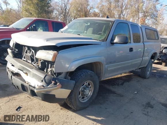 ✅ 2006 Chevrolet Silverado 2500HD LT1 • VIN: 1GCHK29U46E223538 • Лот: 43707009. Опубликован ранее на IAAI с пробегом 170 617 миль. Бесплатный доступ к архиву аукционных продаж из США и подробный отчёт об истории автомобиля на DreamBid. Изображение 2.