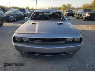 ✅ 2014 Dodge Challenger R/T 100th Anniversary Appearance • VIN: 2C3CDYBT5EH176816 • Lot: 75518804. Wystawiony na Copart z przebiegiem 42 590 mil. Bezpłatny archiwum sprzedaży aukcyjnych z USA i szczegółowy raport historii pojazdu na DreamBid. Zdjęcie 5.