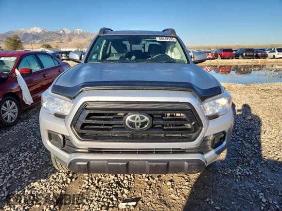 ✅ 2022 Toyota Tacoma SR • VIN: 3TMCZ5AN0NM530547 • Lot: 85518195. Listed on Copart with 49,150 mi. Free auction sales archive from the USA and detailed vehicle history report at DreamBid. Image 5.