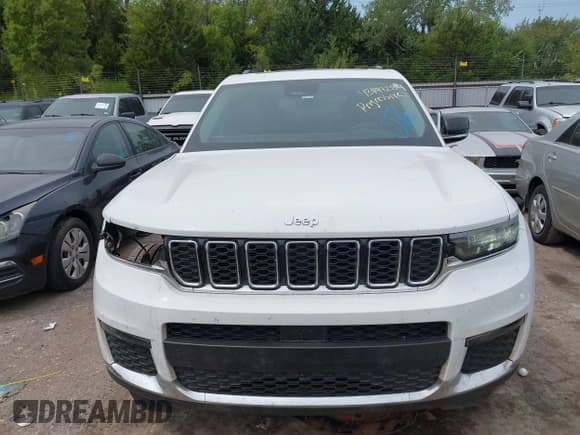 ✅ 2022 Jeep Grand Cherokee Limited • VIN: 1C4RJKBG4N8506093 • Lot: 43144284. Listed on IAAI with 101,963 mi. Free auction sales archive from the USA and detailed vehicle history report at DreamBid. Image 13.