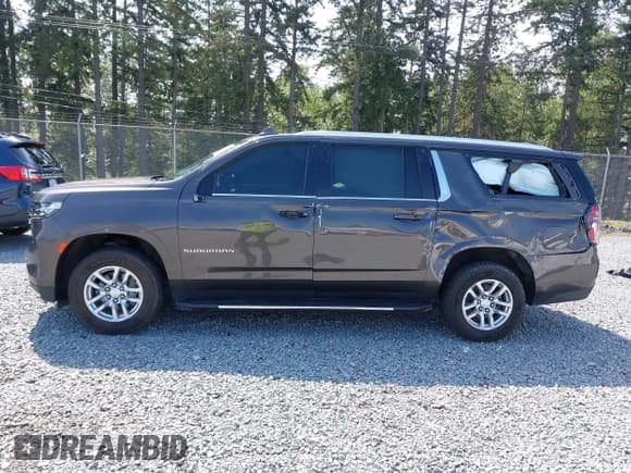 ✅ 2021 Chevrolet Suburban LT • VIN: 1GNSKCKD0MR254109 • Lot: 42569011. Wystawiony na IAAI z przebiegiem 82 465 mil. Bezpłatny archiwum sprzedaży aukcyjnych z USA i szczegółowy raport historii pojazdu na DreamBid. Zdjęcie 15.