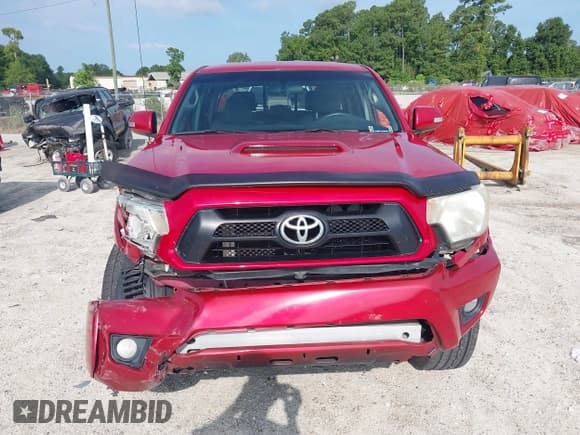 ✅ 2015 Toyota Tacoma PreRunner • VIN: 5TFKU4HN5FX006820 • Lot: 42647115. Listed on IAAI with 197,681 mi. Free auction sales archive from the USA and detailed vehicle history report at DreamBid. Image 12.