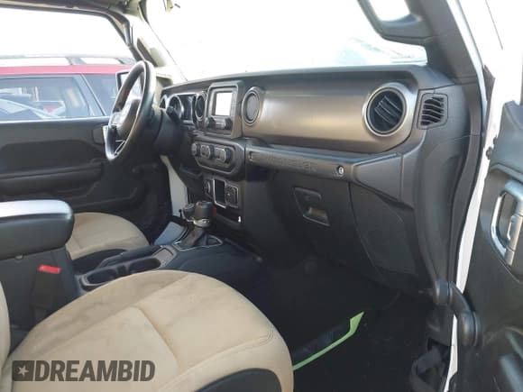 ✅ 2018 Jeep Wrangler Unlimited Sport S • VIN: 1C4HJXDGXJW169411 • Lot: 43741646. Wystawiony na IAAI z przebiegiem 97 530 mil. Bezpłatny archiwum sprzedaży aukcyjnych z USA i szczegółowy raport historii pojazdu na DreamBid. Zdjęcie 5.