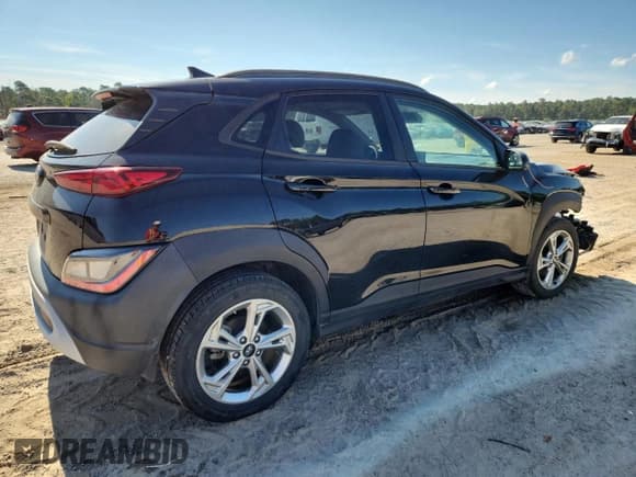 ✅ 2022 Hyundai Kona SEL • VIN: KM8K62AB0NU822411 • Лот: 80482675. Опубликован ранее на Copart с пробегом 93 799 миль. Бесплатный доступ к архиву аукционных продаж из США и подробный отчёт об истории автомобиля на DreamBid. Изображение 3.