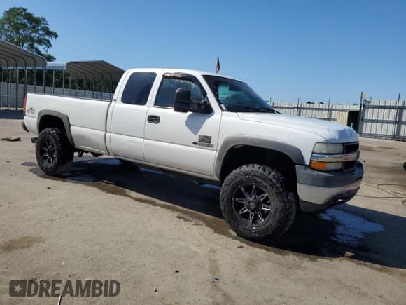 ✅ 2001 Chevrolet Silverado 2500HD LS • VIN: 1GCHK29U61E316862 • Lot: 57590155. Wystawiony na Copart z przebiegiem Nie podano. Bezpłatny archiwum sprzedaży aukcyjnych z USA i szczegółowy raport historii pojazdu na DreamBid. Zdjęcie 4.