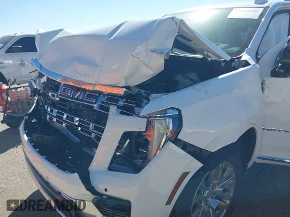 ✅ 2025 GMC Yukon XL Denali • VIN: 1GKS2JRL5SR378548 • Lot: 43472240. Listed on IAAI with Not provided. Free auction sales archive from the USA and detailed vehicle history report at DreamBid. Image 6.