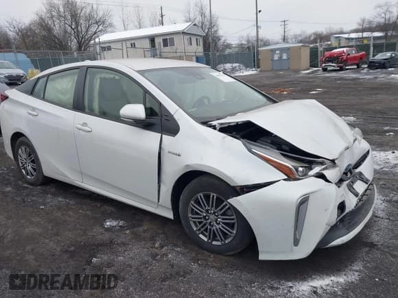 ✅ 2021 Toyota Prius LE • VIN: JTDL9MFU8M3029559 • Lot: 43883149. Listed on IAAI with Not provided. Free auction sales archive from the USA and detailed vehicle history report at DreamBid. Image 1.