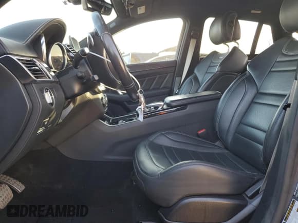 ✅ 2017 Mercedes-Benz GLE 63 S AMG • VIN: 4JGED7FB9HA056189 • Lot: 85035304. Wystawiony na Copart z przebiegiem 82 664 mil. Bezpłatny archiwum sprzedaży aukcyjnych z USA i szczegółowy raport historii pojazdu na DreamBid. Zdjęcie 7.