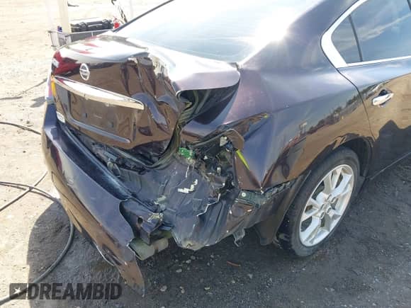 2012 Nissan Maxima S z VIN 1N4AA5AP2CC864308, wystawiony jako IAAI lot #43089617 z przebiegiem 227 515 mil mil oraz . Historia ofert i sprzedaży dostępna na DreamBid. Obrazek 6.