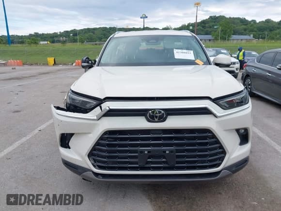 ✅ 2024 Toyota Highlander XLE • VIN: 5TDAAAB58RS028476 • Лот: 42308893. Опубликован ранее на IAAI с пробегом 28 489 миль. Бесплатный доступ к архиву аукционных продаж из США и подробный отчёт об истории автомобиля на DreamBid. Изображение 12.