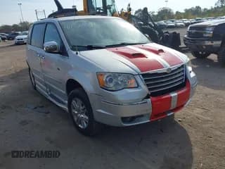 ✅ 2010 Chrysler Town & Country Limited • VIN: 2A4RR7DX9AR427885 • Lot: 40721930. Wystawiony na IAAI z przebiegiem 69 637 mil. Bezpłatny archiwum sprzedaży aukcyjnych z USA i szczegółowy raport historii pojazdu na DreamBid. Zdjęcie 1.