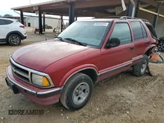 ✅ 1997 Chevrolet Blazer LS • VIN: 1GNCS13W2V2241199 • Lot: 86658264. Wystawiony na Copart z przebiegiem 314 227 mil. Bezpłatny archiwum sprzedaży aukcyjnych z USA i szczegółowy raport historii pojazdu na DreamBid. Zdjęcie 1.