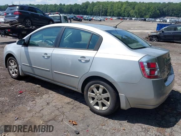 ✅ 2008 Nissan Sentra 2.0 • VIN: 3N1AB61E38L759772 • Lot: 42817576. Wystawiony na IAAI z przebiegiem 184 088 mil. Bezpłatny archiwum sprzedaży aukcyjnych z USA i szczegółowy raport historii pojazdu na DreamBid. Zdjęcie 3.