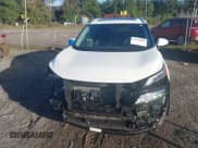 ✅ 2021 Nissan Rogue SV • VIN: 5N1AT3BA4MC849499 • Lot: 43386808. Wystawiony na IAAI z przebiegiem 10 803 mil. Bezpłatny archiwum sprzedaży aukcyjnych z USA i szczegółowy raport historii pojazdu na DreamBid. Zdjęcie 13.