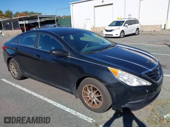 2012 Hyundai Sonata GLS with VIN 5NPEB4AC1CH486650, listed as a IAAI auction lot 43504210 with 142,701 mi miles and . Bid and sale history available at DreamBid. Image 1.