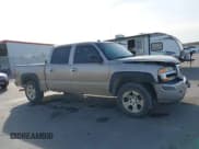 ✅ 2005 GMC Sierra 1500 SLT • VIN: 2GTEK13T651224641 • Лот: 43649654. Опубликован ранее на IAAI с пробегом 232 970 миль. Бесплатный доступ к архиву аукционных продаж из США и подробный отчёт об истории автомобиля на DreamBid. Изображение 13.