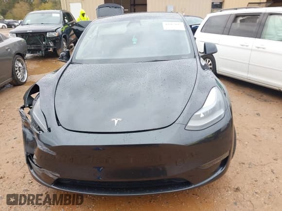 ✅ 2024 Tesla Model Y • VIN: 7SAYGDEDXRF091832 • Lot: 43562899. Wystawiony na IAAI z przebiegiem 9 525 mil. Bezpłatny archiwum sprzedaży aukcyjnych z USA i szczegółowy raport historii pojazdu na DreamBid. Zdjęcie 12.