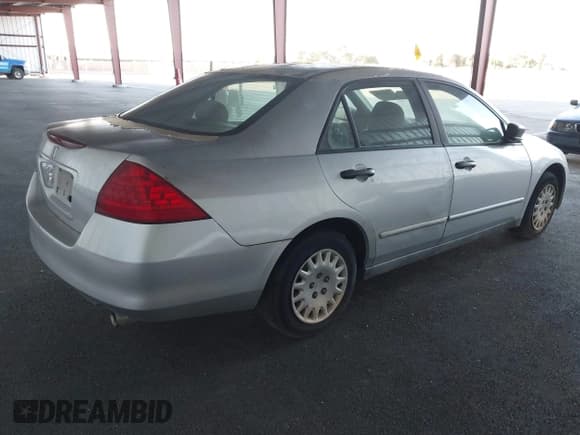 ✅ 2006 Honda Accord VP • VIN: 1HGCM561X6A121606 • Lot: 43800388. Wystawiony na IAAI z przebiegiem 212 112 mil. Bezpłatny archiwum sprzedaży aukcyjnych z USA i szczegółowy raport historii pojazdu na DreamBid. Zdjęcie 4.