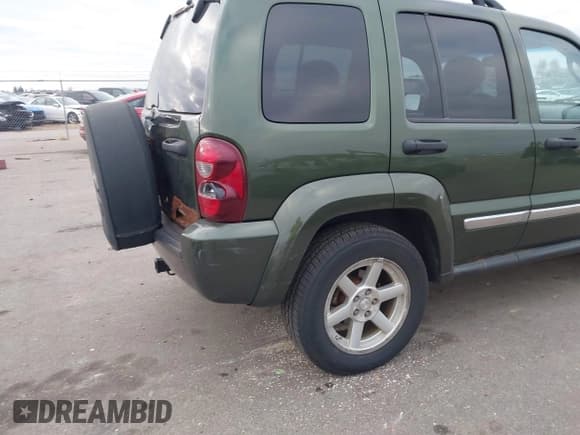 ✅ 2007 Jeep Liberty Limited • VIN: 1J4GL58K47W573543 • Lot: 43761861. Listed on IAAI with 213,089 mi. Free auction sales archive from the USA and detailed vehicle history report at DreamBid. Image 6.