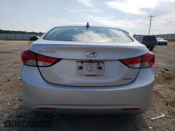 2013 Hyundai Elantra Limited с VIN KMHDH4AE9DU656266, выставлен на аукционе Copart как лот 82092205 с пробегом 320 308 миль миль и Списание • Salvage title. История ставок и продаж доступна на DreamBid. Изображение 6.