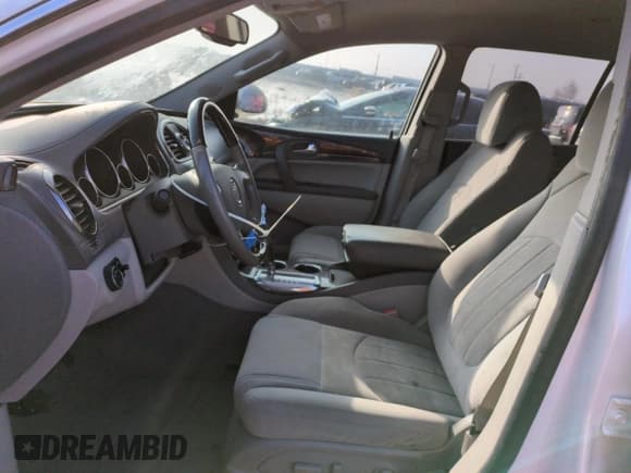 ✅ 2013 Buick Enclave Convenience • VIN: 5GAKVBKD1DJ129386 • Lot: 82415844. Wystawiony na Copart z przebiegiem 33 538 mil. Bezpłatny archiwum sprzedaży aukcyjnych z USA i szczegółowy raport historii pojazdu na DreamBid. Zdjęcie 7.