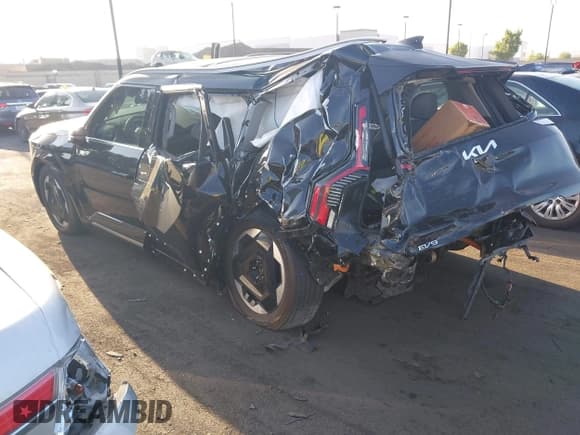 ✅ 2024 Kia EV9 Land • VIN: KNDADFS51R6038352 • Lot: 43322233. Wystawiony na IAAI z przebiegiem 7 659 mil. Bezpłatny archiwum sprzedaży aukcyjnych z USA i szczegółowy raport historii pojazdu na DreamBid. Zdjęcie 3.