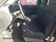 ✅ 2003 Chevrolet Blazer LS • VIN: 1GNDT13X63K111286 • Lot: 89513105. Wystawiony na Copart z przebiegiem 302 768 mil. Bezpłatny archiwum sprzedaży aukcyjnych z USA i szczegółowy raport historii pojazdu na DreamBid. Zdjęcie 7.