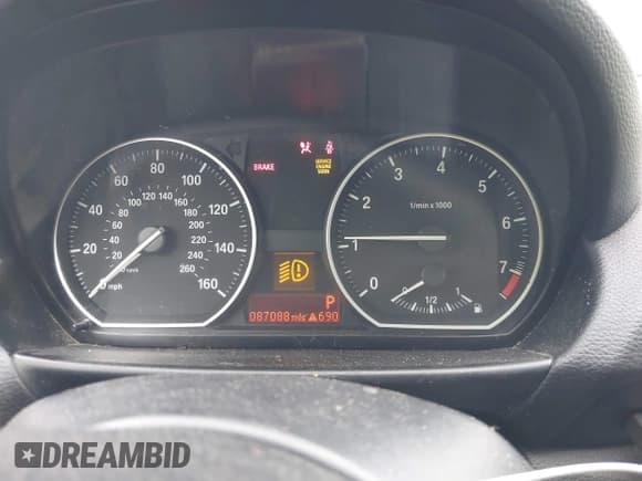 ✅ 2013 BMW 1 Series 128i • VIN: WBAUP9C59DVS94674 • Lot: 41716138. Wystawiony na IAAI z przebiegiem 87 088 mil. Bezpłatny archiwum sprzedaży aukcyjnych z USA i szczegółowy raport historii pojazdu na DreamBid. Zdjęcie 7.