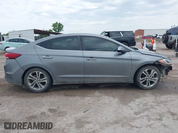 ✅ 2017 Hyundai Elantra SE • VIN: KMHD84LFXHU153888 • Lot: 42344724. Wystawiony na IAAI z przebiegiem 152 769 mil. Bezpłatny archiwum sprzedaży aukcyjnych z USA i szczegółowy raport historii pojazdu na DreamBid. Zdjęcie 14.