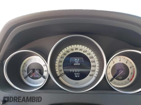 ✅ 2013 Mercedes-Benz C 250 • VIN: WDDGJ4HB8DG054917 • Lot: 42052440. Wystawiony na IAAI z przebiegiem 65 255 mil. Bezpłatny archiwum sprzedaży aukcyjnych z USA i szczegółowy raport historii pojazdu na DreamBid. Zdjęcie 7.