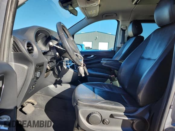 ✅ 2016 Mercedes-Benz Metris Passenger • VIN: WD4PG2EE7G3100007 • Lot: 87258605. Wystawiony na Copart z przebiegiem 143 245 mil. Bezpłatny archiwum sprzedaży aukcyjnych z USA i szczegółowy raport historii pojazdu na DreamBid. Zdjęcie 7.