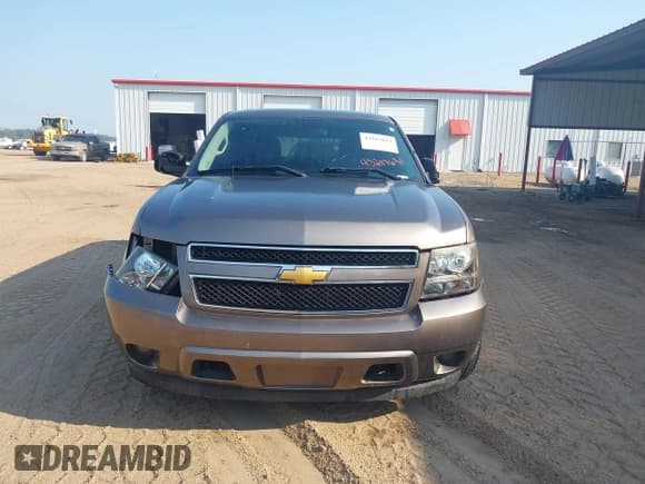 ✅ 2014 Chevrolet Tahoe Commercial • VIN: 1GNLC2E0XER104529 • Lot: 43217631. Wystawiony na IAAI z przebiegiem 237 010 mil. Bezpłatny archiwum sprzedaży aukcyjnych z USA i szczegółowy raport historii pojazdu na DreamBid. Zdjęcie 12.