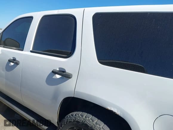 ✅ 2011 Chevrolet Tahoe Commercial • VIN: 1GNLC2E08BR172212 • Lot: 43362402. Wystawiony na IAAI z przebiegiem 142 028 mil. Bezpłatny archiwum sprzedaży aukcyjnych z USA i szczegółowy raport historii pojazdu na DreamBid. Zdjęcie 14.