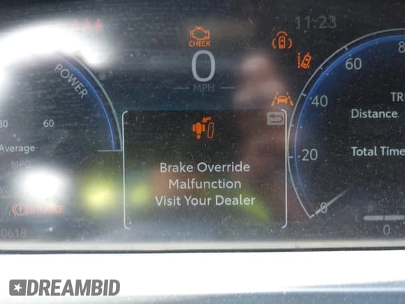 ✅ 2024 Toyota Crown XLE • VIN: JTDAAAAF7R3028366 • Lot: 42857658. Wystawiony na IAAI z przebiegiem 30 618 mil. Bezpłatny archiwum sprzedaży aukcyjnych z USA i szczegółowy raport historii pojazdu na DreamBid. Zdjęcie 7.